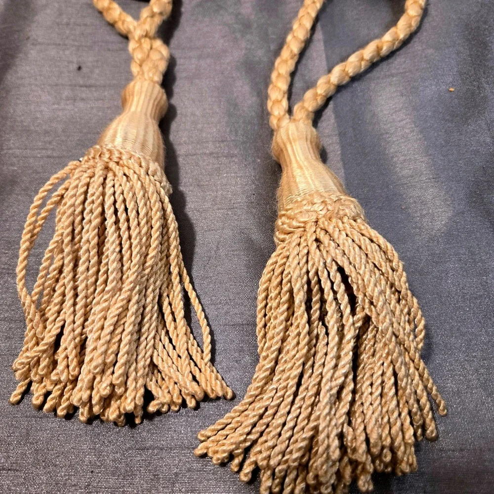 Set of 2 Vtg  Beige Braided Cord Curtain Tiebacks with Tassels‎ and Wooden Beads